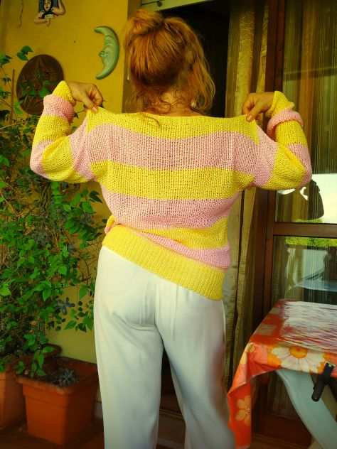 Pullover giallo-rosa, fatto a mano Taglia 44-46. Cotone con viscosa