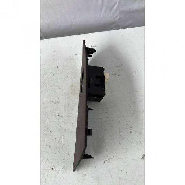 PULSANTIERA ANTERIORE DESTRA TOYOTA IQ 1Acircdeg Serie 74231-74010 (09)