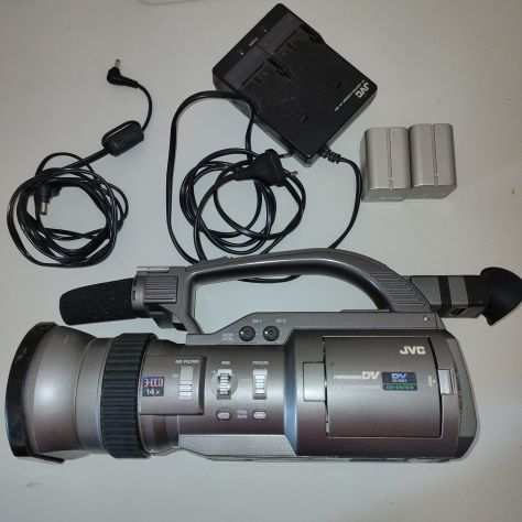 Q.tagrave 5 - Videocamera JVC GY-DV300