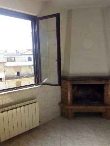 QUADRILOCALE IN ZONA MONTELIBRETTI  BALCONE E TERRAZZO