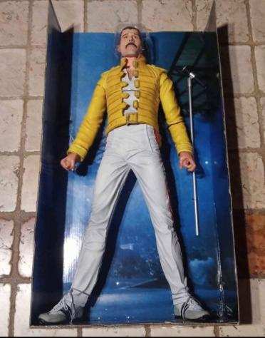 Queen - Freddie Mercury - Large 18 inch Figure in original Box - NECA - Motion Activated Sound - Articolo memorabilia merce ufficiale - 20062006