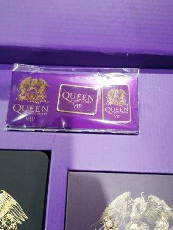 Queen - Queen  Adam Lambert - VIP Pack - Limited Edition - Multiple titles - Articolo memorabilia merce ufficiale - 20222022
