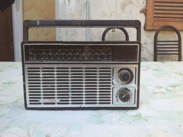 R82 -RADIO FONOLA