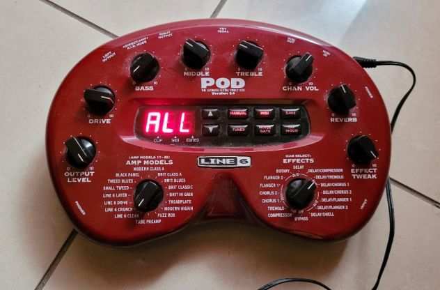 RAC Effetti Chitarra elettrica LINE 6 POD 2.0 piu pedaliere e accessori