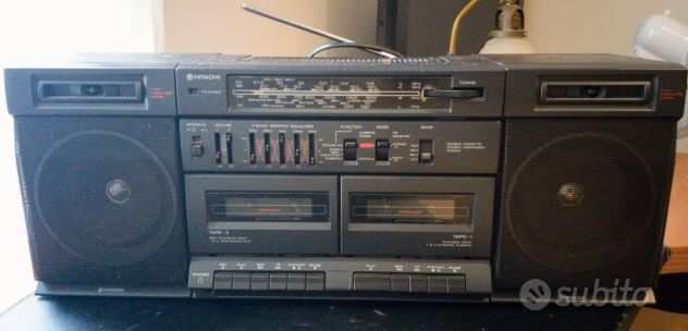 Radio cassette Hitachi annirsquo90