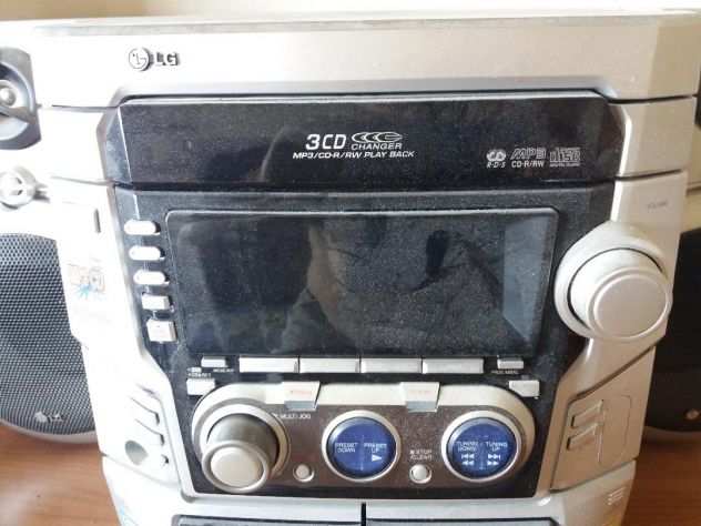 RADIO CD TAPE PLAYER LG