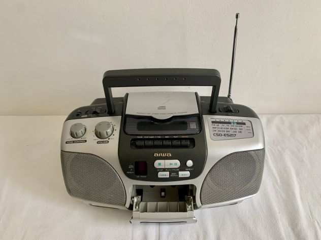 Radio Fm AIWA con lettore CD-TAPE