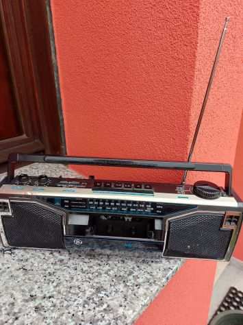 Radio registratore General Electric anni80 Boom Box vintage. Modello 3-5622A