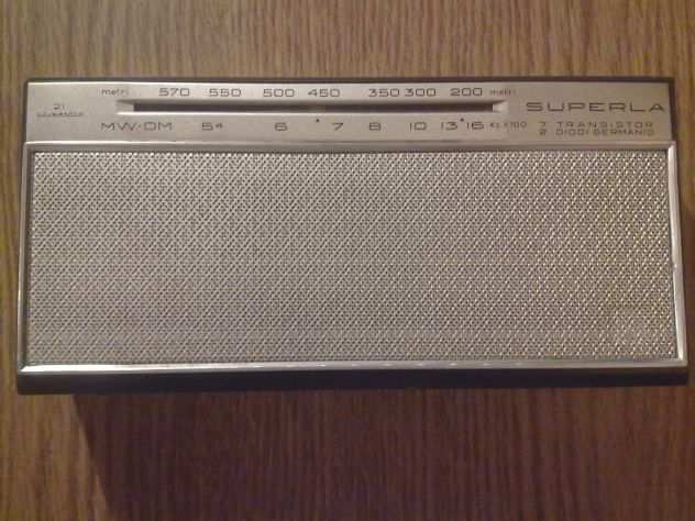 RADIO SUPERLA  vintage, epoca, anni 50-60, funzionante.