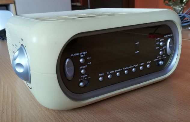 RadioSveglia Dual AMFM Stereo con lettore CD.