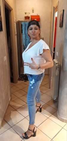 Ragazza formosa bella presenza molto disponibile