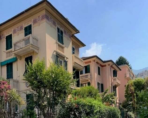 Rapallo appartamento signorile in Villa depoca, posto auto