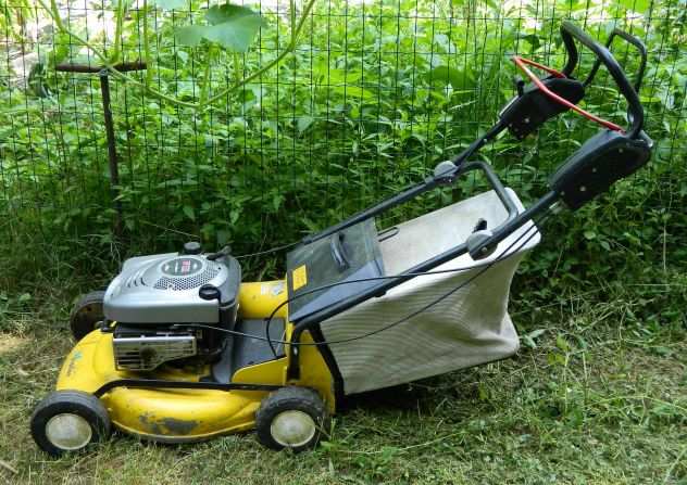 Rasaerba con avanzamento Briggs amp Stratton 190 cc