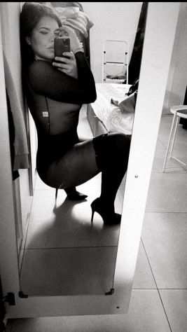 Relax, travolgimento, sensualitagrave con Giulya amp Alejandra  foto reali