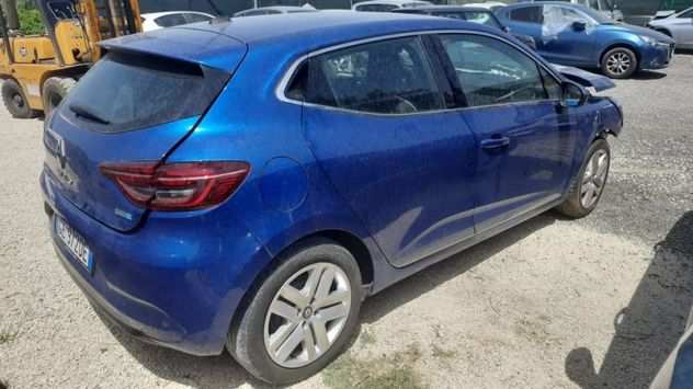 Renault Clio 1.6 Hybrid E-Tech Intens 140cv anno 04-2021 incidentata