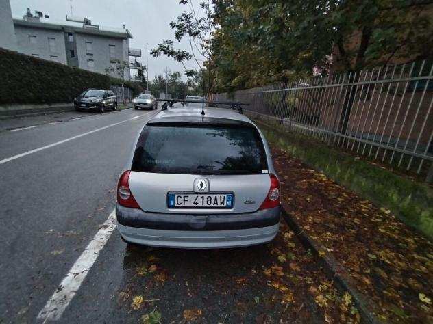 Renault Clio 2ordf serie clio privilege 16v 2002