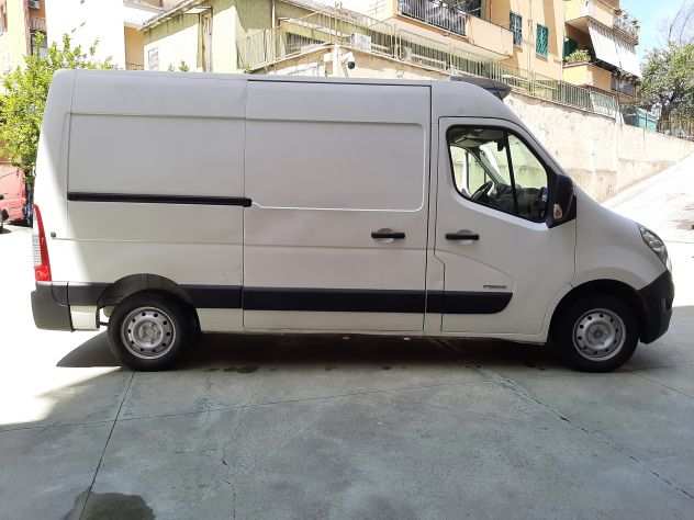 Renault Master con gruppo frigo giorno e notte esente ATP anno 2011