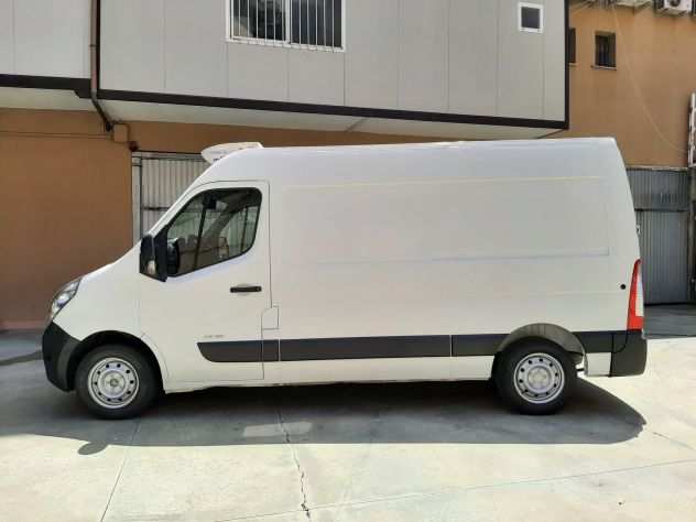 Renault Master con gruppo frigo giorno e notte esente ATP anno 2011