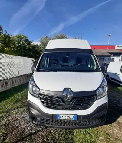 RENAULT TRAFIC FURGONE CON TETTO ALTO KM 57.000