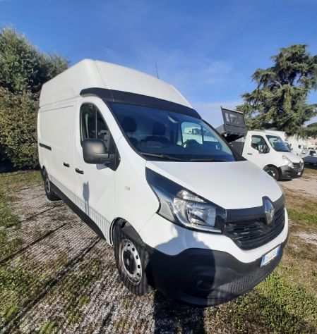 RENAULT TRAFIC FURGONE CON TETTO ALTO KM 57.000