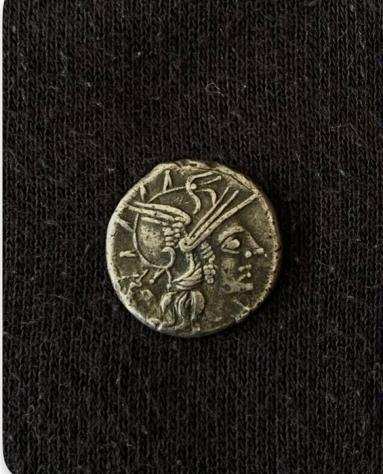 Repubblica romana. M. Iunius Silanus, 145 BC. Denarius Rome