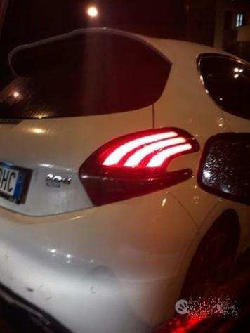 Ricambi stop fanale posteriore peugeot 208 a LED