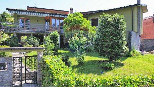 Rif21531016-502 - Villa o villino in Vendita a Luino di 300 mq