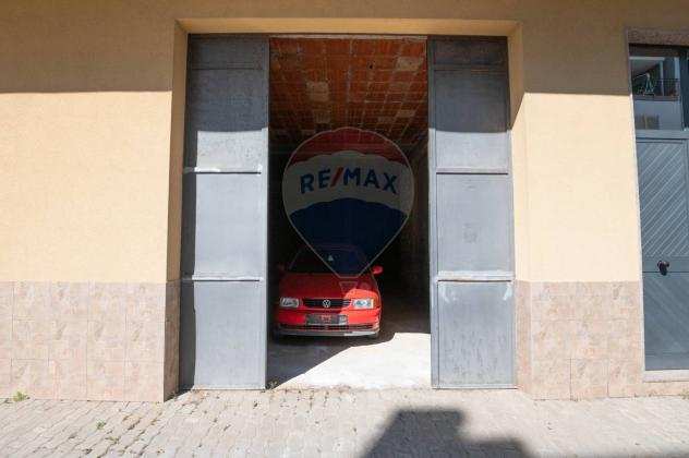Rif30721567-3 - Box  Posto auto in Vendita a Caltagirone di 130 mq