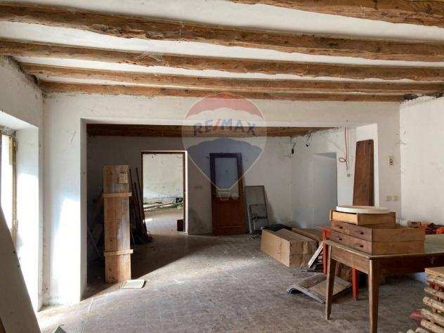 Rif34621001-541 - Casa indipendente in Vendita a Belluno - Tassei di 400 mq