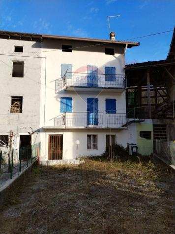 Rif34621015-80 - Casa Semindipendente in Vendita a Borgo Valbelluna - Villa di Villa di 200 mq