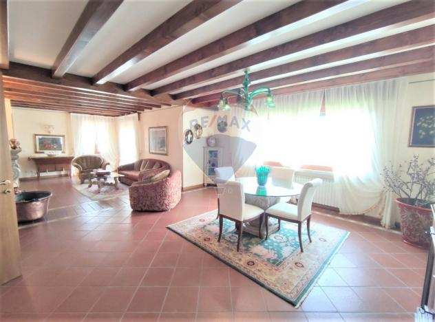 Rif39481003-221 - Villa o villino in Vendita a Valdobbiadene di 430 mq