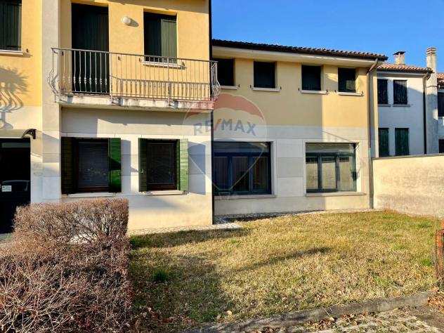 Rif39481005-55 - Locale Commerciale in Vendita a Alano di Piave di 103 mq