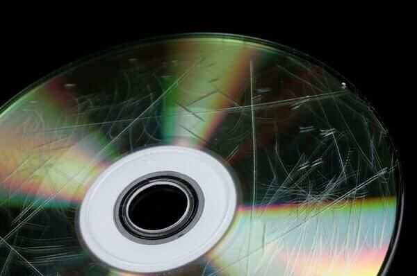 Ripara pulisci e ripristina dischi DVD CD Giochi graffiati difettosi  Servizio