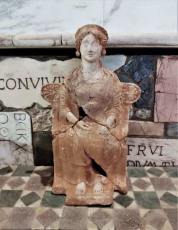 riproduzione antica statua Dea Afrodite in terracotta