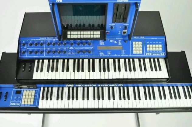 Ritiro Minimoog - Polymoog inoltre Pianoforte e vecchi Organi Elettronici.