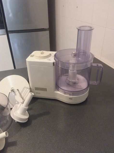 Robot cucina Braun con accessori nuovi