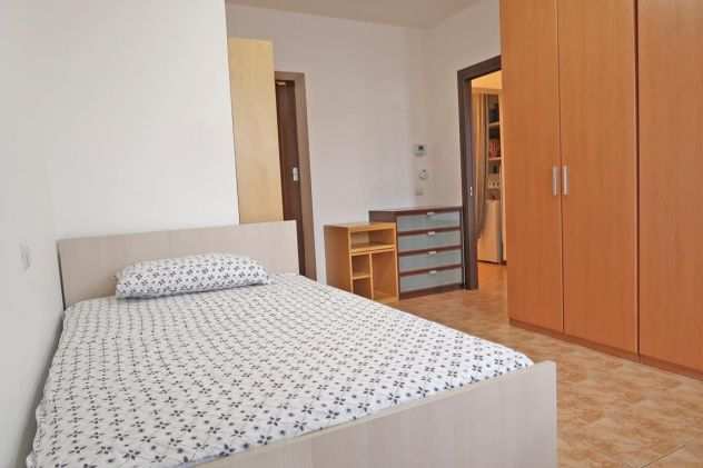 Room available in furnished shared apartment