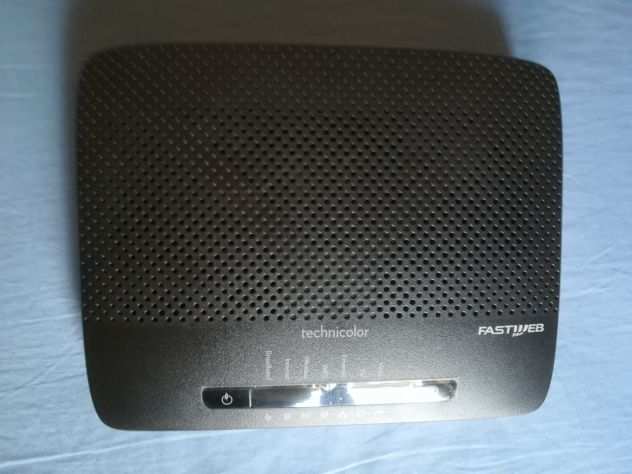 Router Modem Technicolor TG1100 marchio FASTWEB