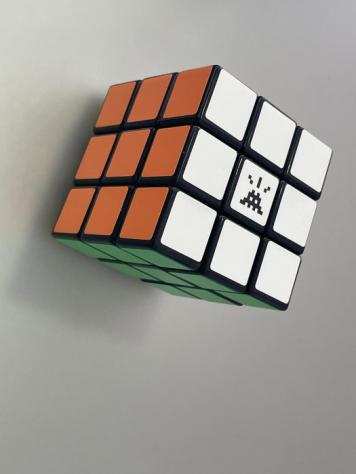 Rubik - Giocattolo Limited edition Rubikrsquos x Invader cubes