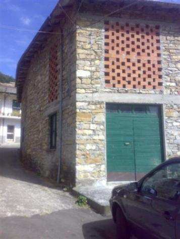 Rustico  Casale di 100 msup2 con 2 locali in vendita a Mongiardino Ligure