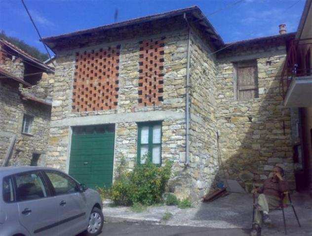 Rustico  Casale di 100 msup2 con 2 locali in vendita a Mongiardino Ligure