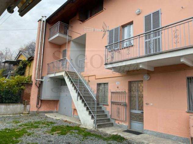 Rustico  Casale di 1200 msup2 con piugrave di 5 locali e box auto doppio in vendita a Luserna San Giovanni
