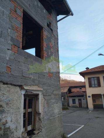Rustico  Casale di 130 msup2 con piugrave di 5 locali in vendita a Varallo