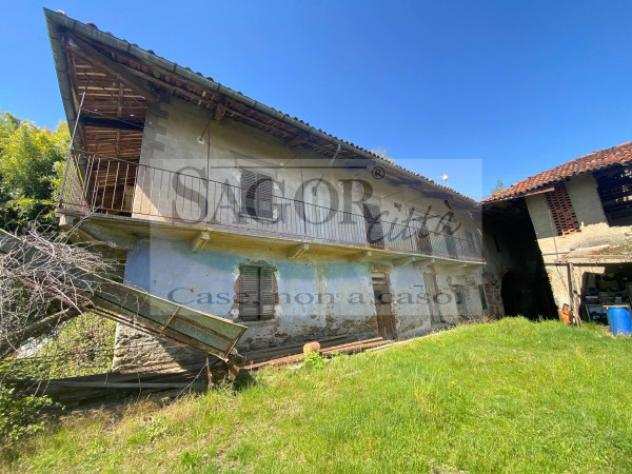 Rustico  Casale di 1350 msup2 con piugrave di 5 locali e box auto doppio in vendita a San Pietro Val Lemina