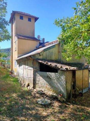 Rustico  Casale di 140 msup2 con piugrave di 5 locali in vendita a Albera Ligure
