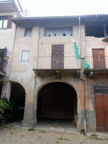 Rustico  Casale di 142 msup2 con 4 locali in vendita a Varese