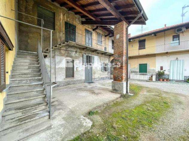 Rustico  Casale di 200 msup2 con 4 locali e box auto in vendita a Boffalora Sopra Ticino