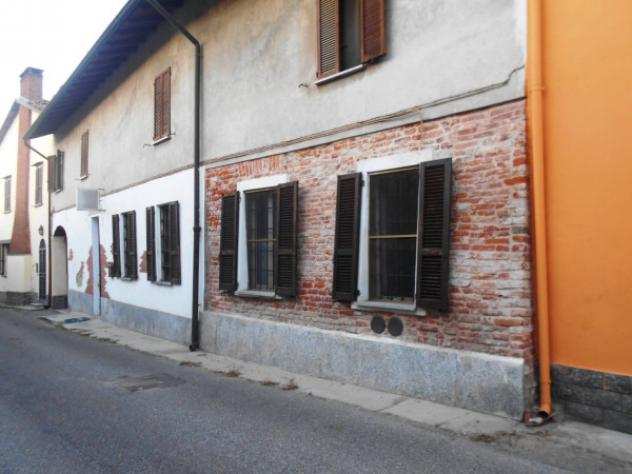 Rustico  Casale di 260 msup2 con piugrave di 5 locali in vendita a Pavia