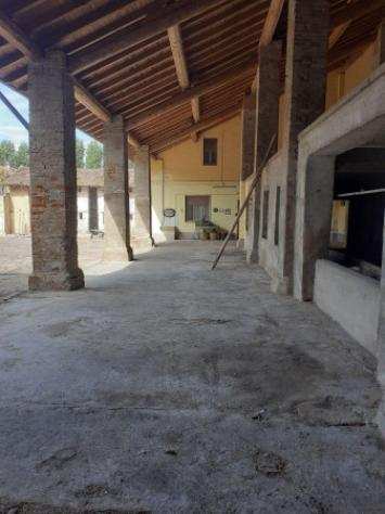 Rustico  Casale di 266 msup2 con 4 locali in vendita a Castel Gabbiano