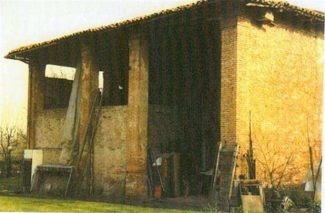 Rustico  Casale di 400 msup2 con piugrave di 5 locali e box auto doppio in vendita a San Lazzaro di Savena
